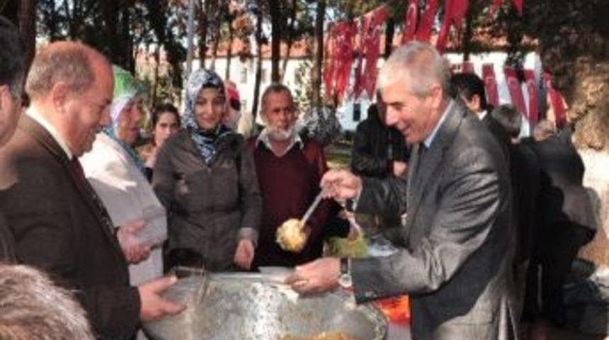 Erbaa&rsquo;da 3 Bin Kişiye Aşure İkramı