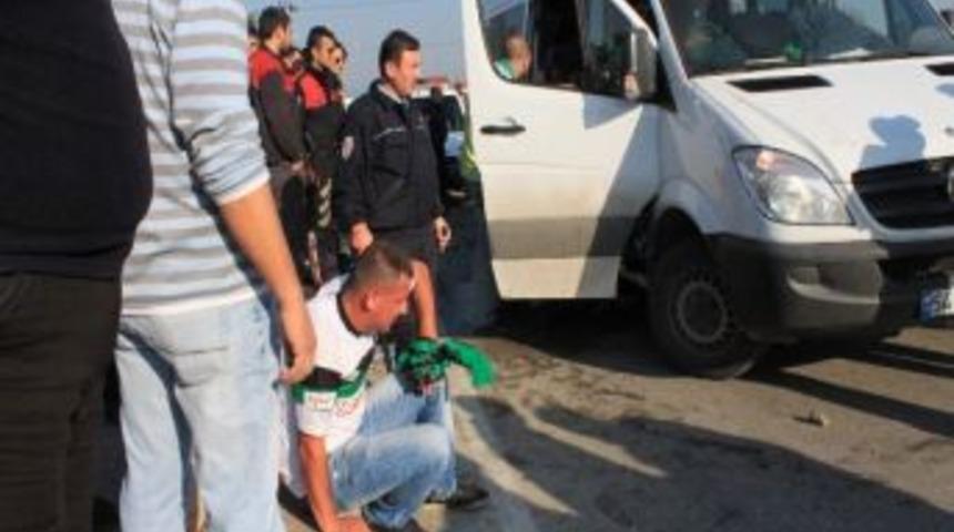 (&ouml;zel Haber) Sakaryaspor Taraftarları Bursa'da Olay &Ccedil;ıkardı