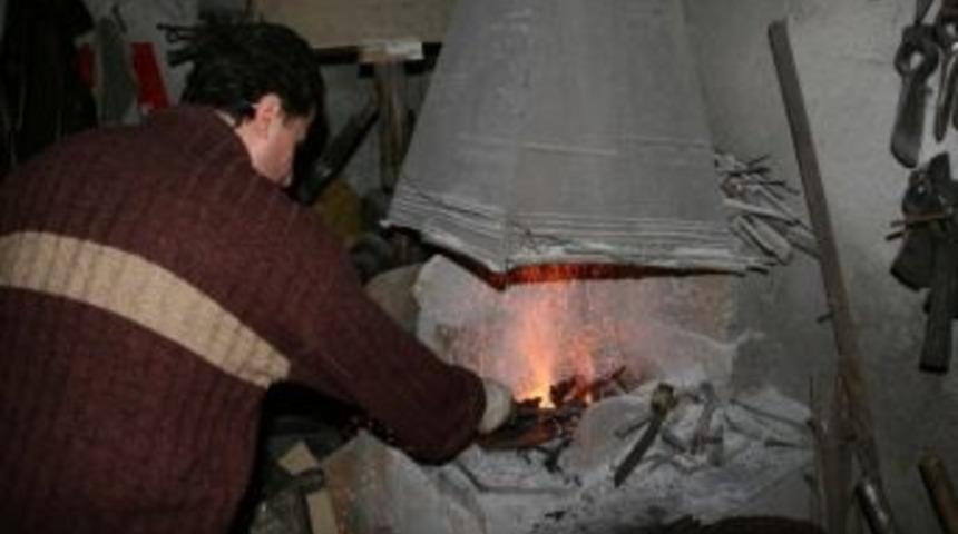 Siirtli Demirci Ustaları Teknolojiye Yenik D&uuml;şt&uuml;