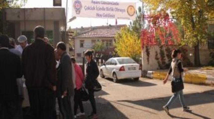 Diyarbakır Polisi Aşure G&uuml;n&uuml;nde Vatandaşlarla Buluştu