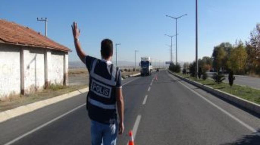 Uşak Polisi Su&ccedil; Ve Su&ccedil;lularla M&uuml;cadeleye Devam Ediyor