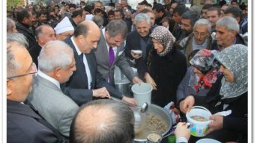 Belediye&rsquo;den Aşure ikramı