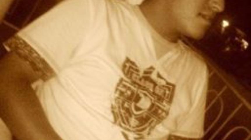 Gen&ccedil; tiyatro oyuncusu kazada &ouml;ld&uuml;