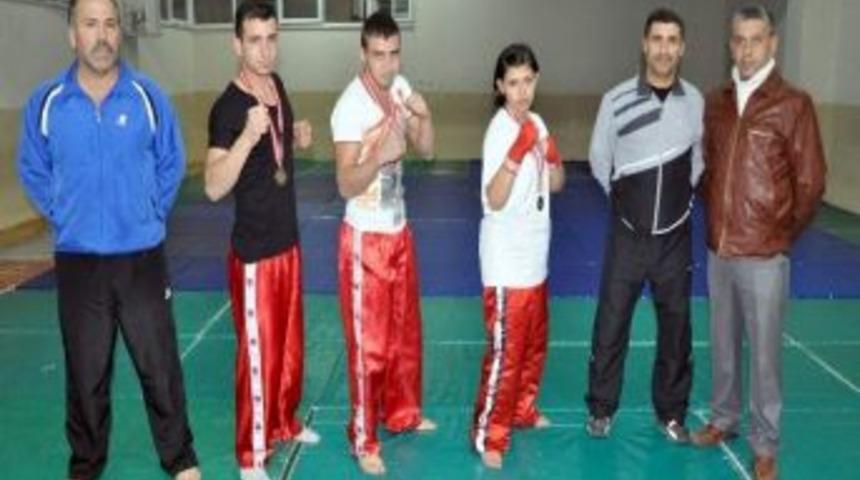 Yızdızg&uuml;c&uuml;sporlu Kick Boks&ccedil;ular Madalyaları Topladı