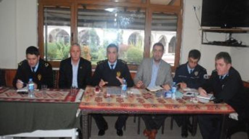 Başiskele Emniyetinden Bilgilendirme Toplantısı