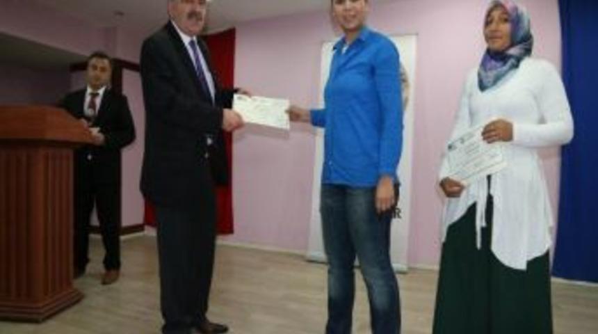 Girişimci 30 Kursiyere Sertifika