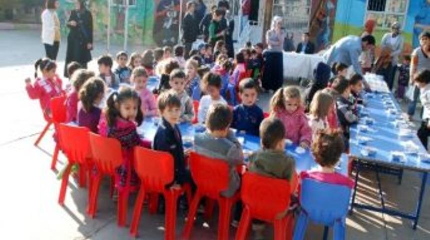 Minik &Ouml;ğrenciler İ&ccedil;in Aşure Programı D&uuml;zenlendi