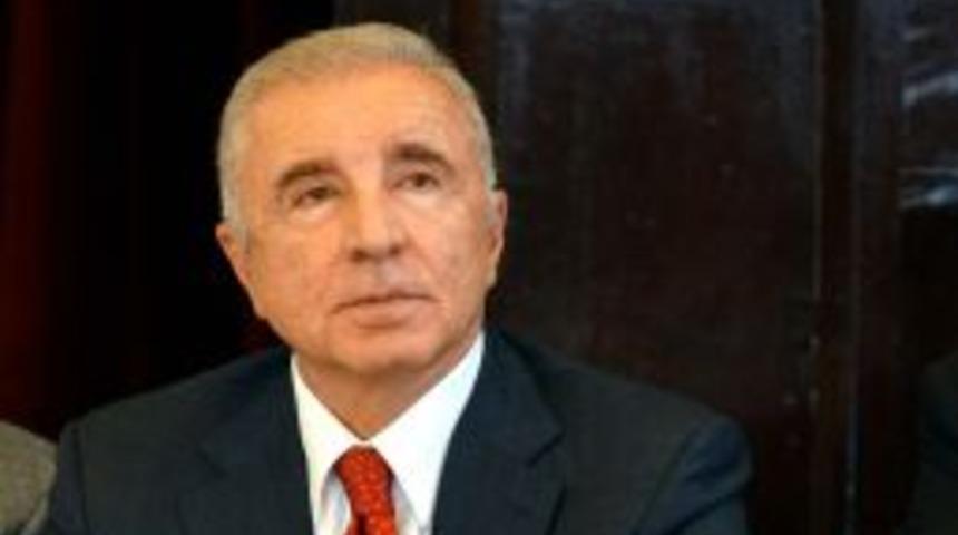 &Uuml;nal Aysal: Bazı Kul&uuml;pler Galatasaray Kompleksi Ile Yaşıyor