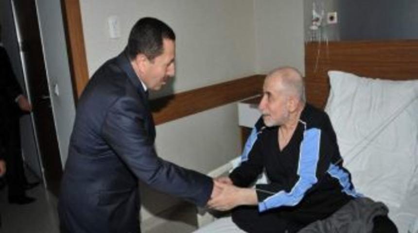 Vali Balkanlıoğlu'ndan Hasta Ziyaretleri