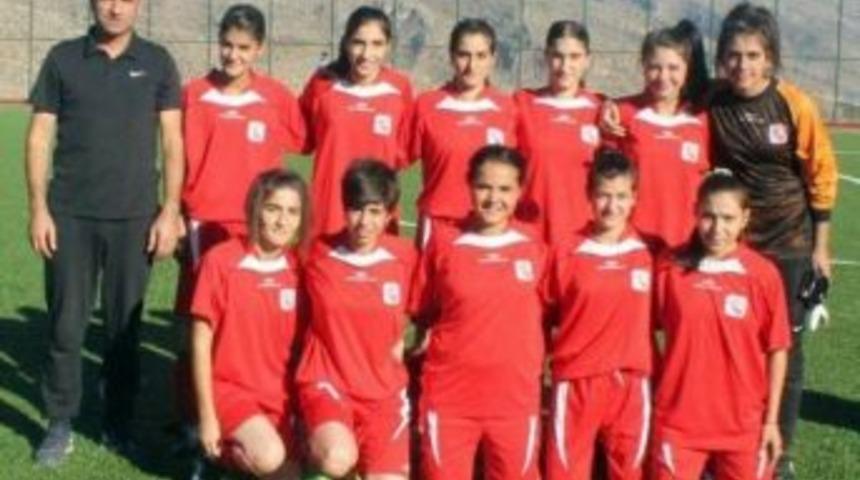 Siirt Bayanlar Futbol Takımı Nusaybin Ma&ccedil;ına Hazır