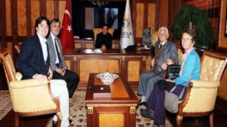 L&uuml;tfi Dede 90 Yıllık &Ouml;zlemini Dindiren Başkan Yazıcı&rsquo;ya Teşekk&uuml;r Etti