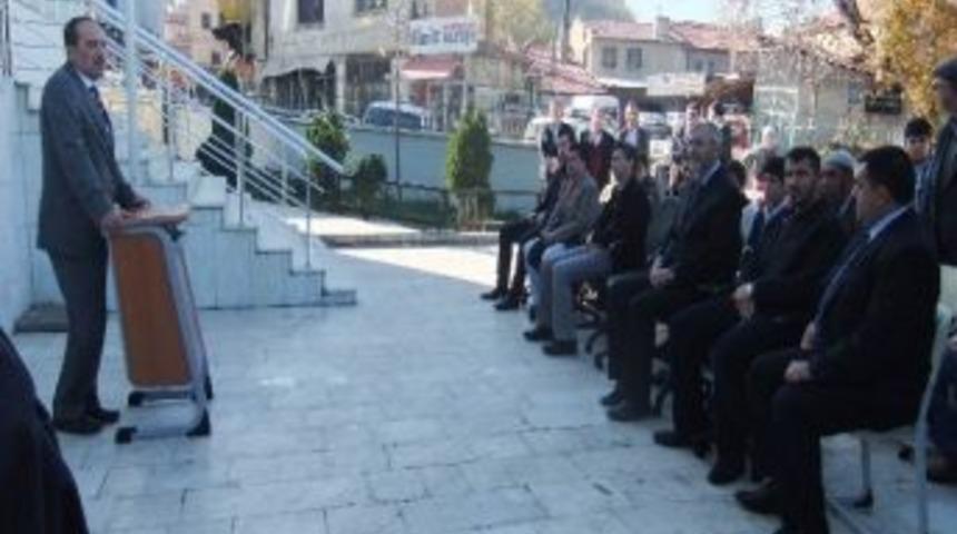 K&uuml;tahya B&ouml;lge Yatılı Erkek Kur'an Kursu Aşure Dağıttı