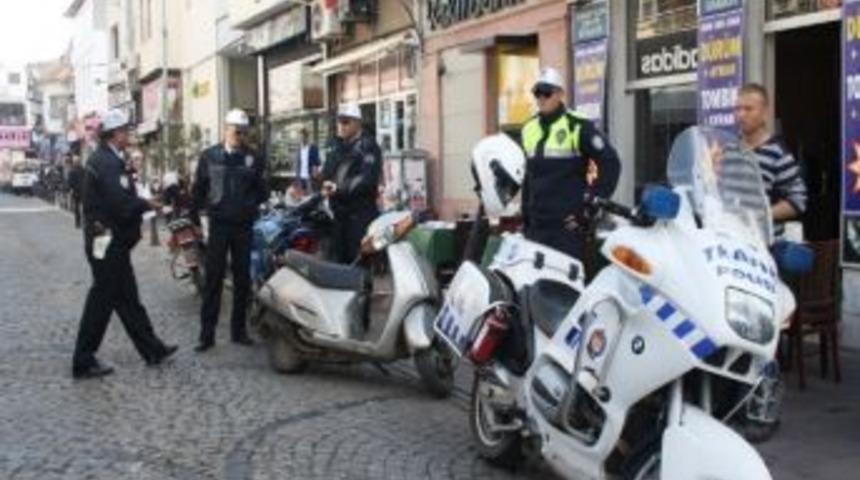 Ayvalık&rsquo;ta Motosikletlere Sıkı Denetim