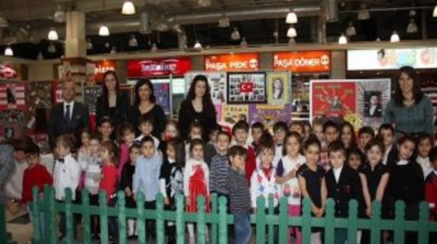 Salihli'de &ldquo;atat&uuml;rk Ve Cumhuriyet&rdquo; Sergisi D&uuml;zenlendi