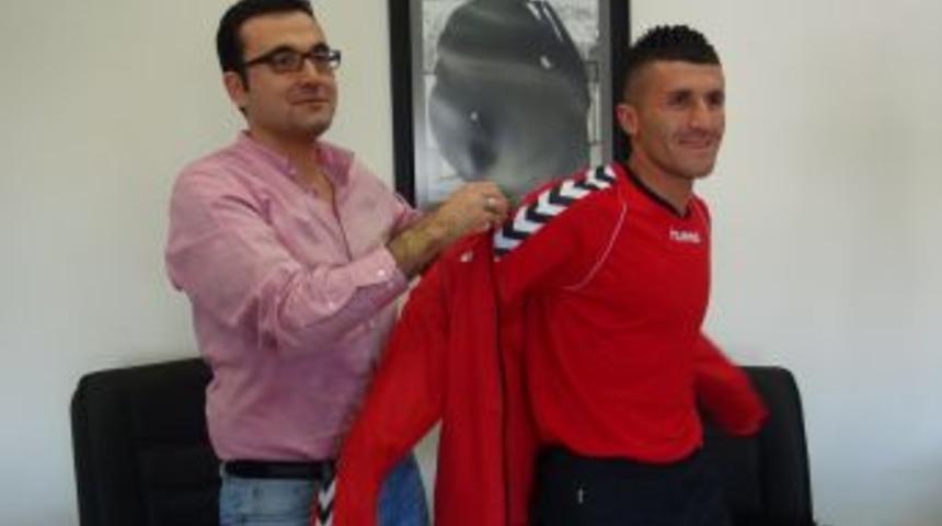 Uşaklı Maratoncu Akın Yeniceli, Uşak Sportif'e Transfer Oldu