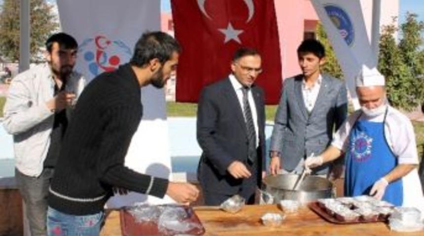 Yurtkur M&uuml;d&uuml;rl&uuml;ğ&uuml;'nden Aşure G&uuml;n&uuml;