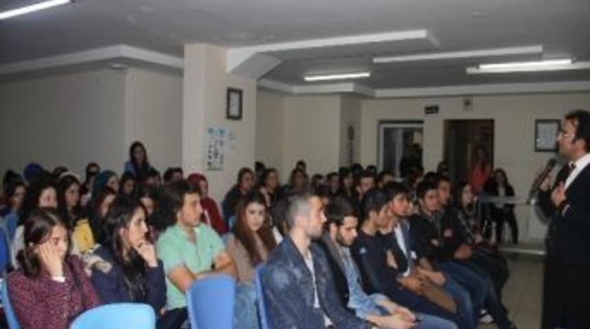 Yurt &Ouml;ğrencilerine Liderlik Semineri