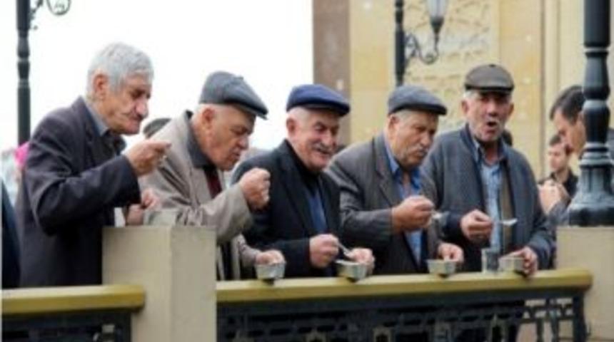 &Ccedil;arşamba Belediyesi'nden 10 Bin Kişiye Aşure