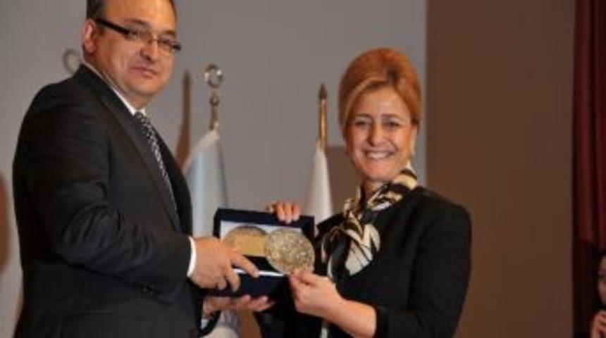 Anne &Uuml;niversitesi Protokol&uuml; İmza T&ouml;reni