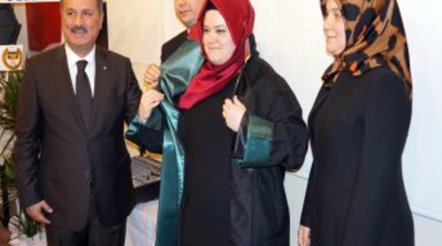 Denizli&rsquo;de baş&ouml;rt&uuml;s&uuml;yle yemin eden ilk avukat Sena &Ouml;zer oldu