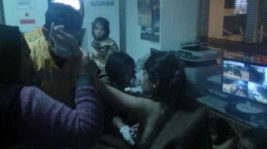 Sahil Güvenlik Komutanlığı Yüzer Haldeki 50 Göçmeni Kurtardı