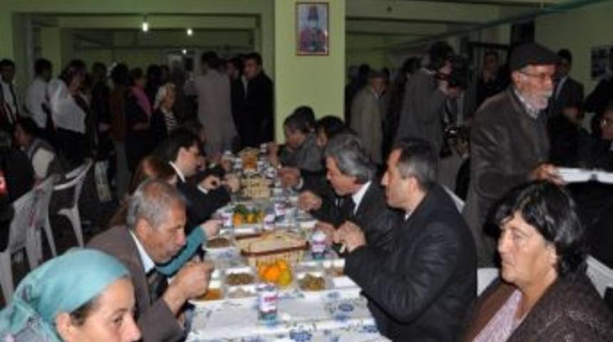 Tunceli Valisi G&uuml;ner'den Muharrem İftarı