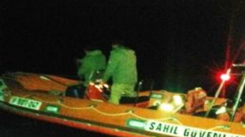 Şişme Botla Denize Açılan 4 Kişinin Yardımına Sahil Güvenlik Koştu