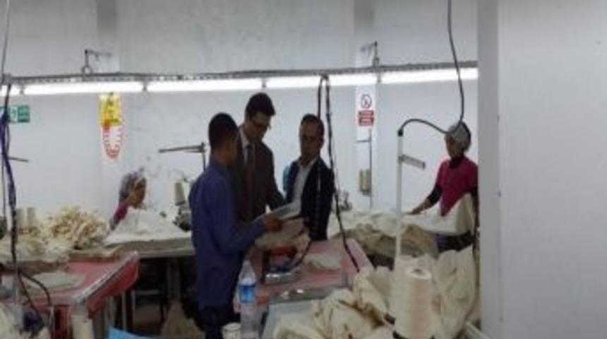 Kaymakam S&ouml;nmezay, Tekstil Fabrikalarını Gezdi