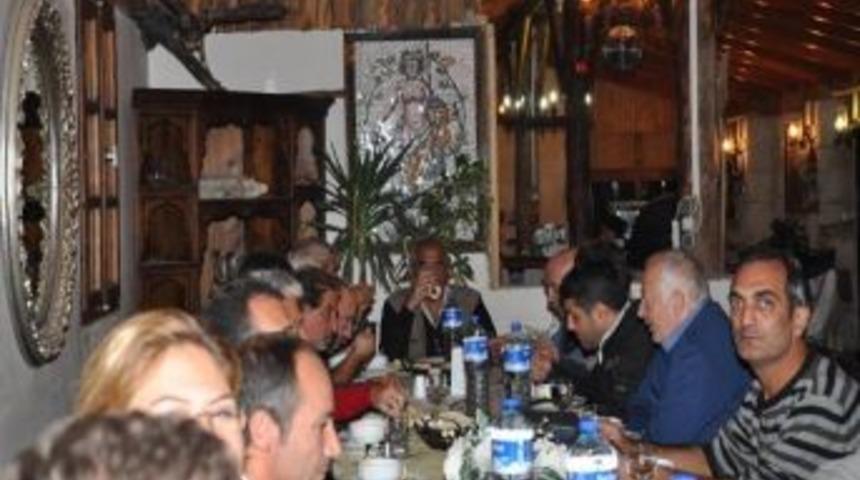 Didim&rsquo;de Gazetecileri Yemekte Biraraya Geldi