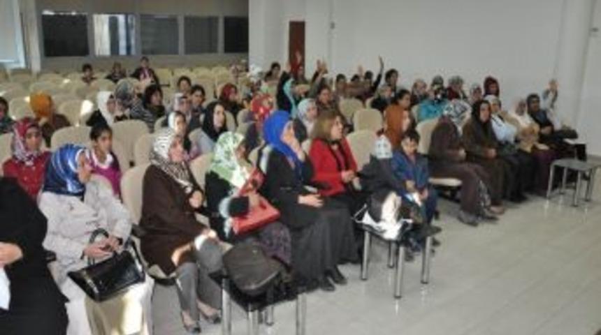 Baran, Jiyan Semt Pazarı Esnafıyla Bir Araya Geldi