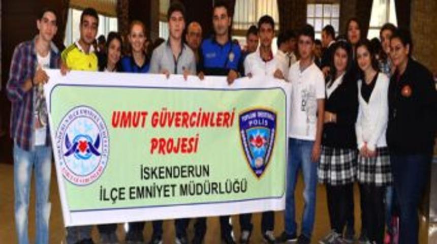 Emniyet M&uuml;d&uuml;r&uuml; Başar, Liselilere Polisliği Anlattı
