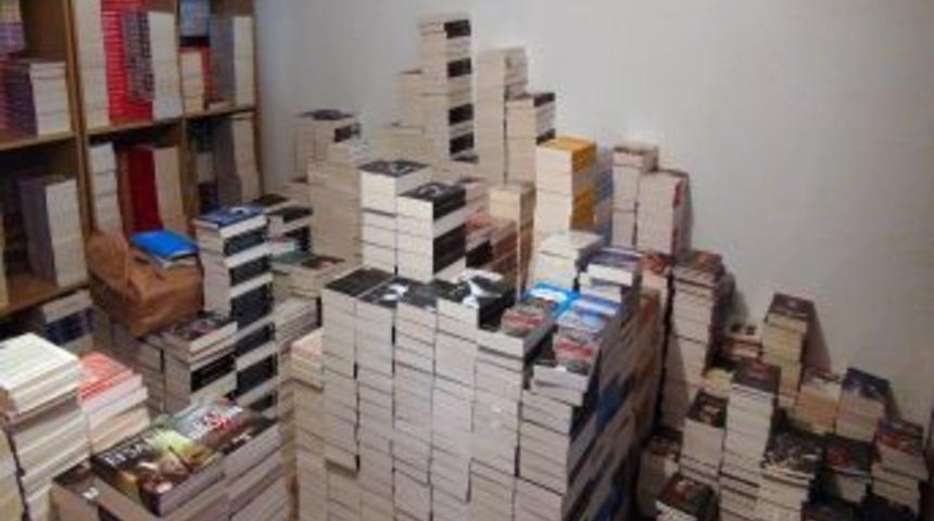 20 Bin Korsan İngilizce Kitap Ele Ge&ccedil;irildi