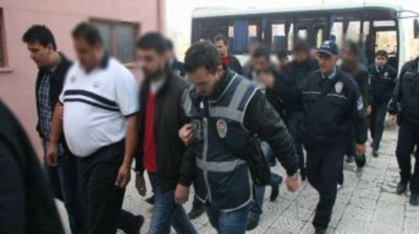 Sanal &Ccedil;iftlik Operasyonunda 70 Tutuklama