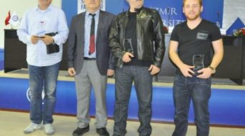 İzmir Üniversitesi Tamer Karadağlı’yı Ağırlıyor