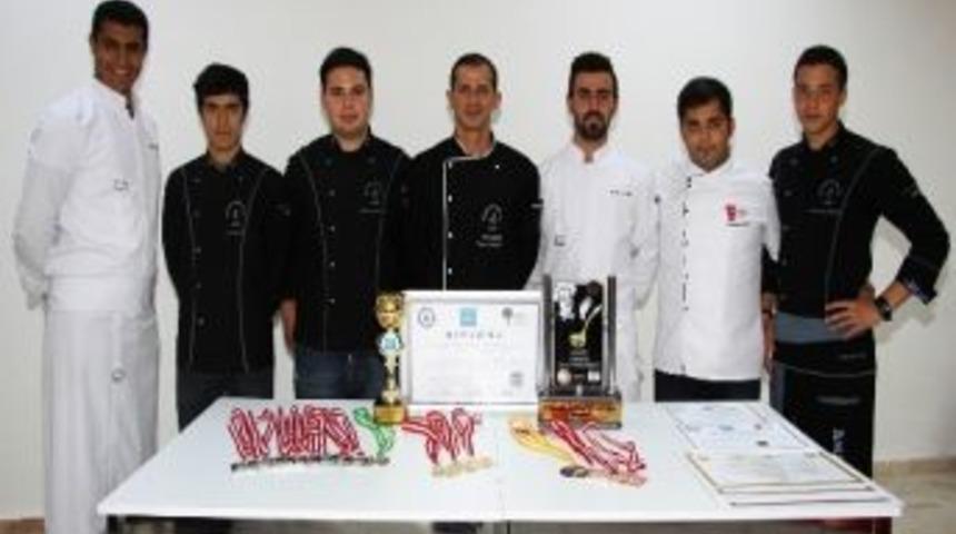 Rekt&ouml;r Kılı&ccedil;, T&uuml;rkiye 2. Si Olan &Ouml;ğrencileri Kabul Etti