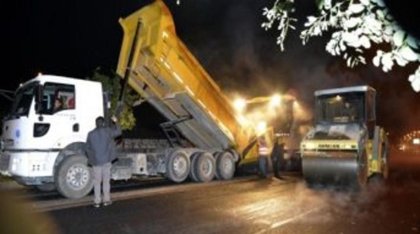 Adana'da Caddeler Gece Asfaltlanıyor