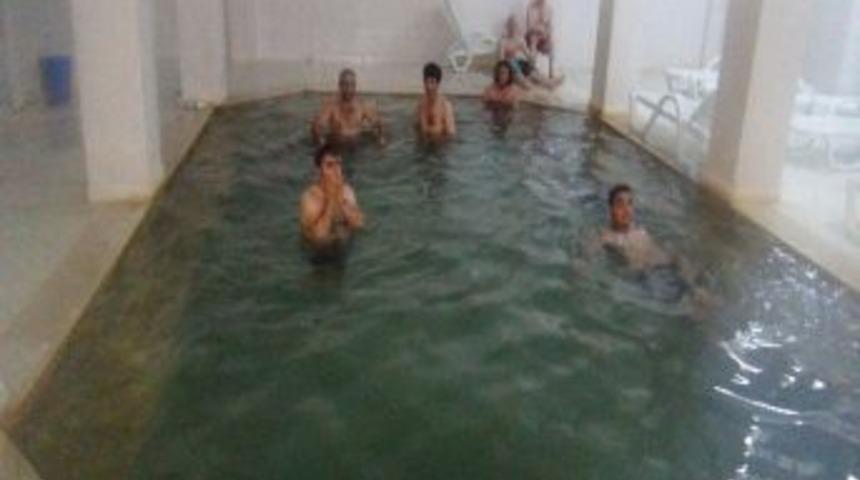 Taşlıdere Kaplıcası'na Vatandaşlardan Yoğun İlgi