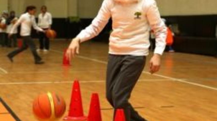 Suriyeli Öğrenciler Şehitkamil’de Spor Yapıyor