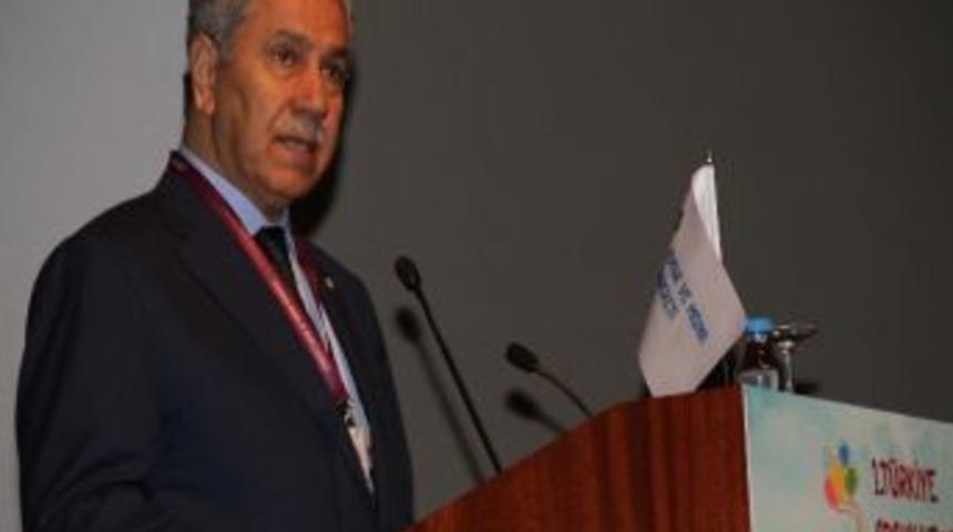 B&uuml;lent Arın&ccedil;: "ekran &Ccedil;ağında Ekranların Karartılmasına İzin Veremeyiz&rdquo;