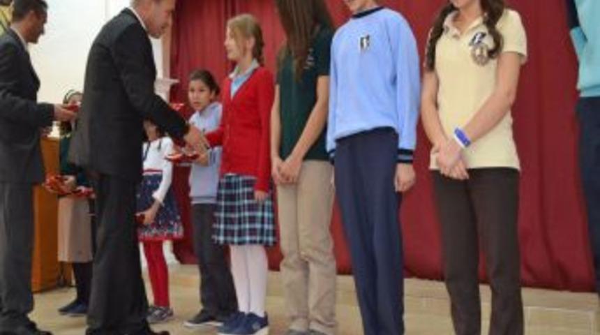 Bur&ccedil; Ceyhan Koleji &Uuml;&ccedil; &Ouml;d&uuml;l Birden Aldı