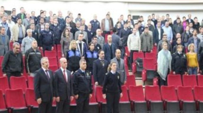 İzmir&rsquo;de Emniyetten &lsquo;aile İ&ccedil;i İletişim&rsquo; Semineri