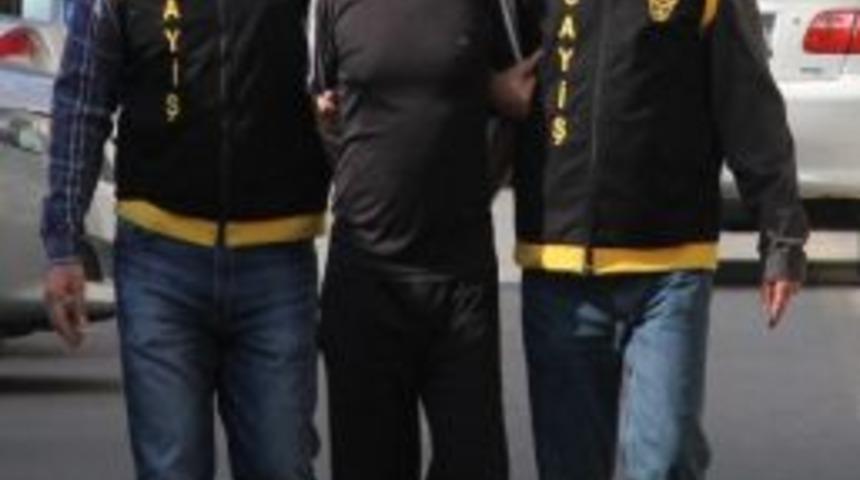 Dolandırıcı Polisten Ka&ccedil;amadı