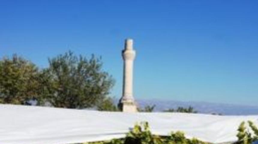 Sarıg&ouml;l&rsquo;&uuml;n Kırık Minaresi Ovanın Sembol&uuml; Oldu