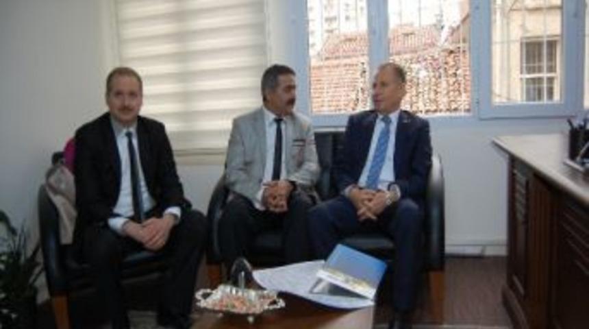 Chp İzmir B&uuml;y&uuml;kşehir Belediye Başkan Aday Adayı H&uuml;seyin Aslan Kemeraltı&rsquo;nda