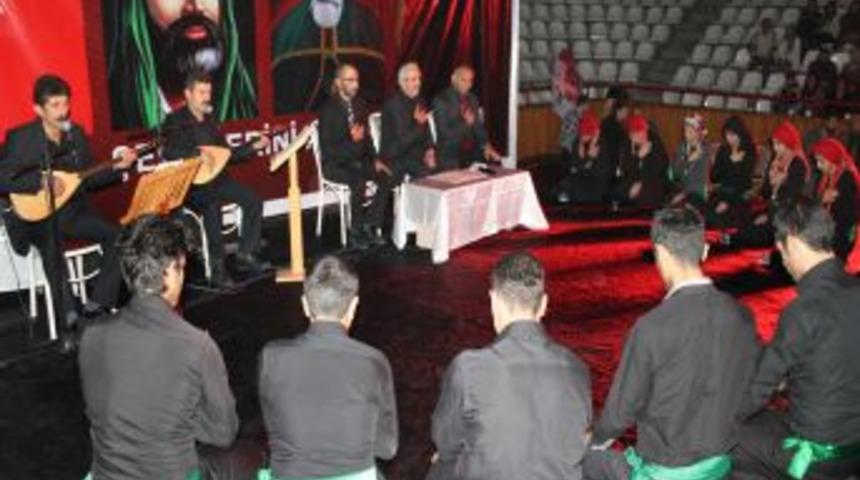 Sivas&rsquo;ta Kerbela Gecesinde Birlik Mesajları Verildi