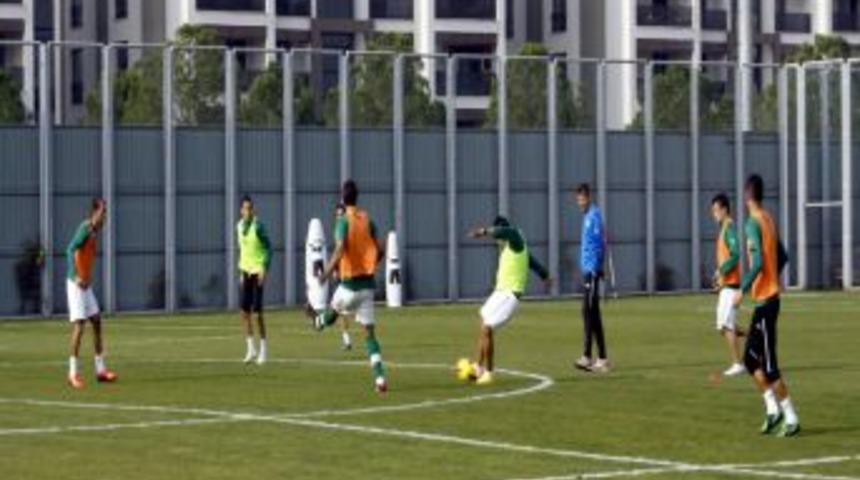 Bursaspor, Kasımpaşa Hazırlıklarını S&uuml;rd&uuml;rd&uuml;