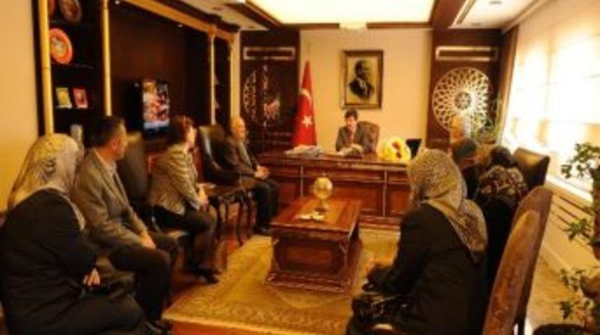 Emşad Trabzon Şubesi Vali &Ouml;z&rsquo;&uuml; Makamında Ziyaret Etti