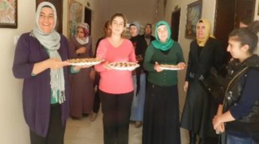 Derik Kadın K&uuml;lt&uuml;r Merkezi'nde Aşure Yarışması D&uuml;zenlendi