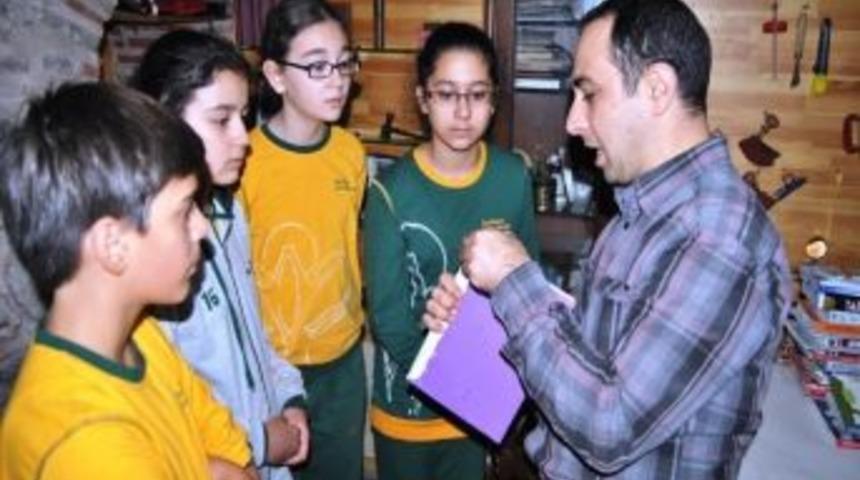 K&uuml;lt&uuml;rl&uuml; &Ouml;ğrenciler Cilt Ve Kağıt Hastanesi&rsquo;ni Ziyaret Etti
