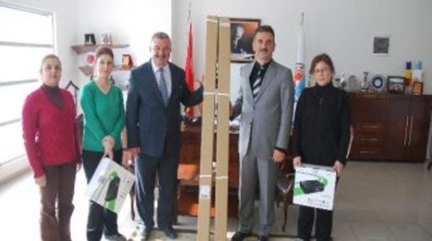 Okullara Destek Yağmuru